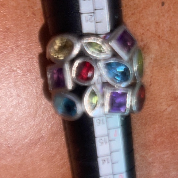 BEAUTIFUL MULTI STONE RING - Picture 8 of 14